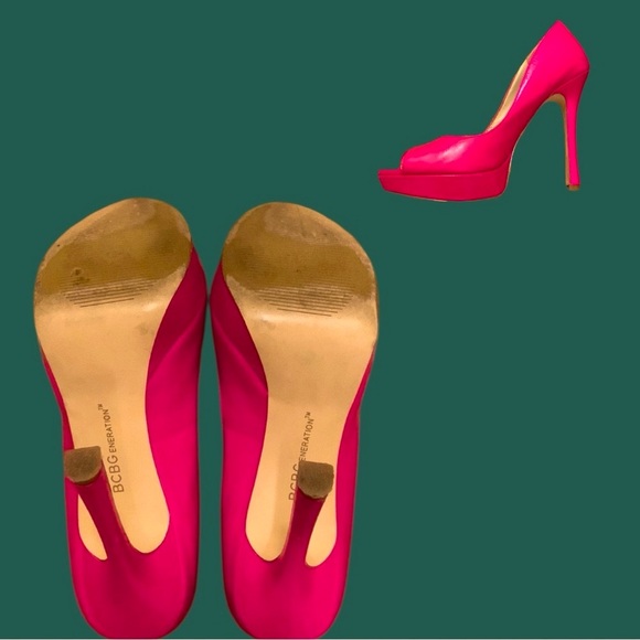 BCBG Generation Pump - Picture 2 of 2